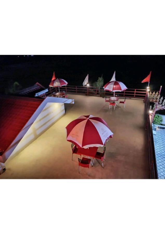 Gods County Hotels & Resorts ธาราพิธ ภายนอก รูปภาพ