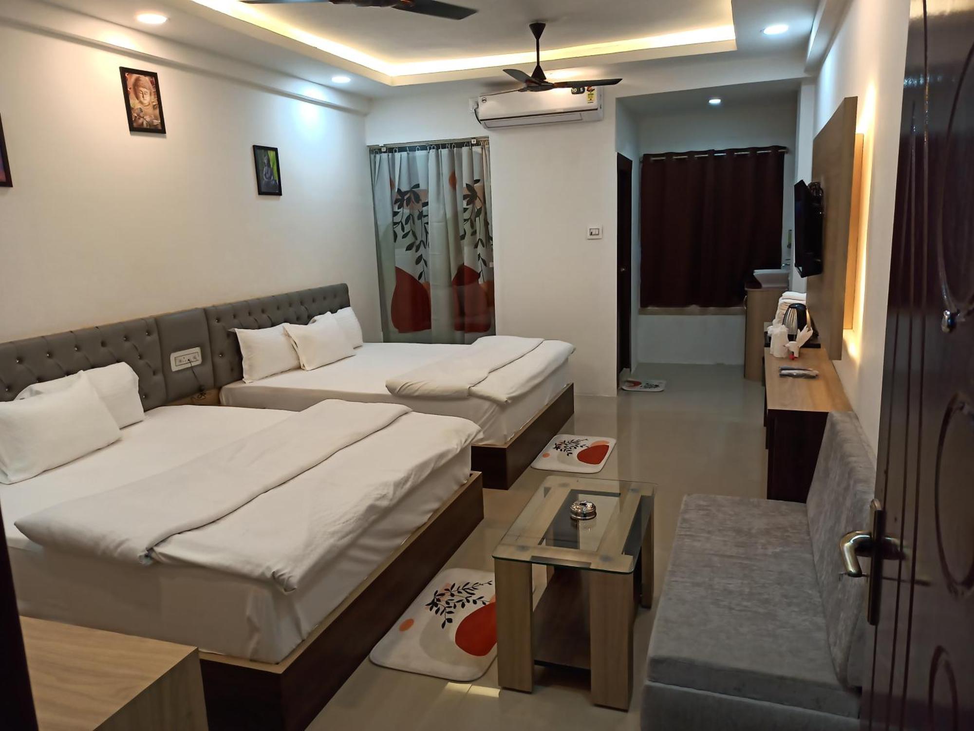 Gods County Hotels & Resorts ธาราพิธ ภายนอก รูปภาพ