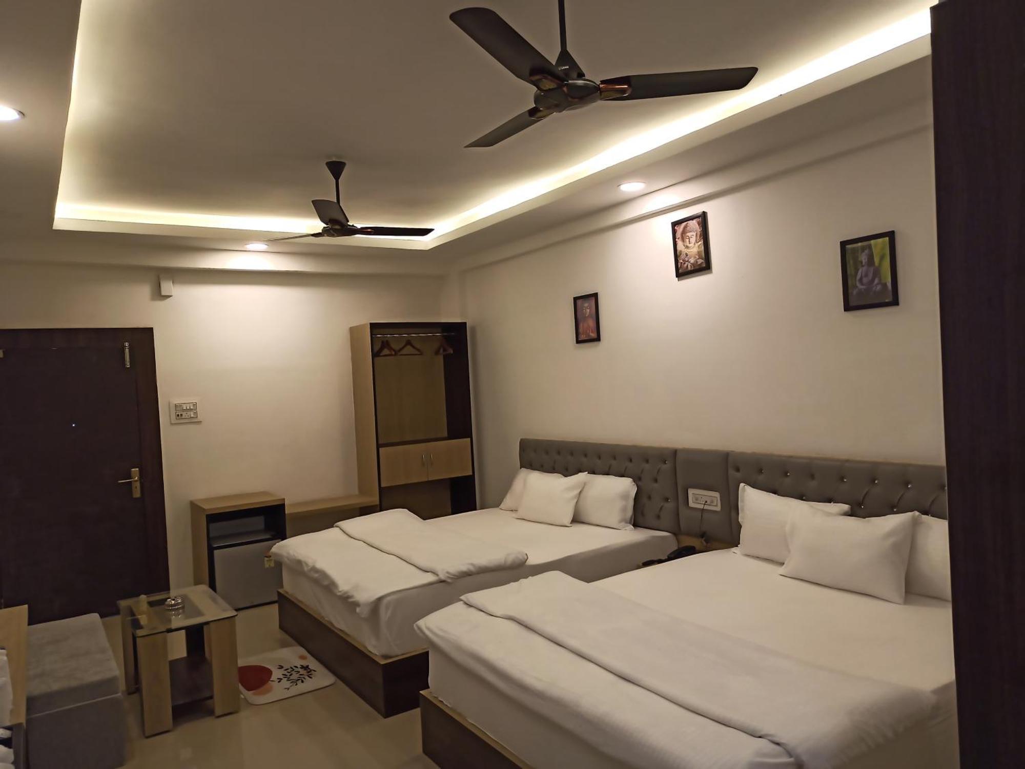 Gods County Hotels & Resorts ธาราพิธ ภายนอก รูปภาพ